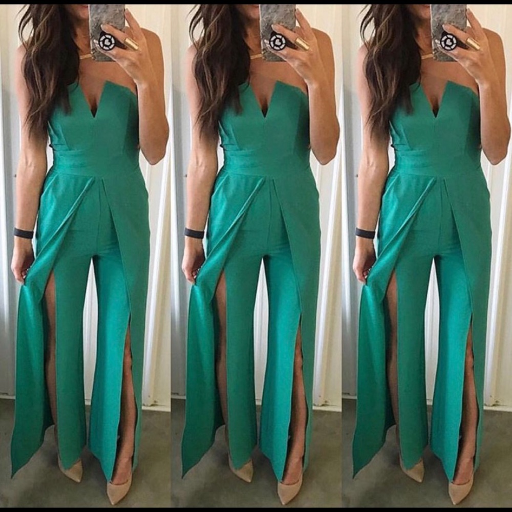 NWOT WHITE STRAPLESS JUMPSUIT